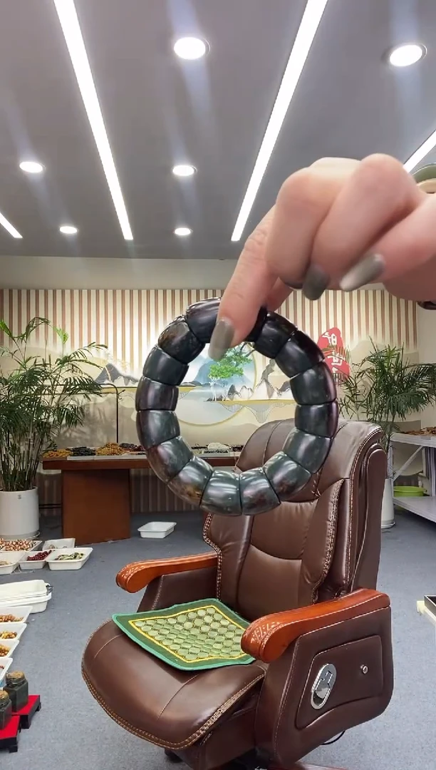 未镶嵌手链透闪石质玉秋***油手串