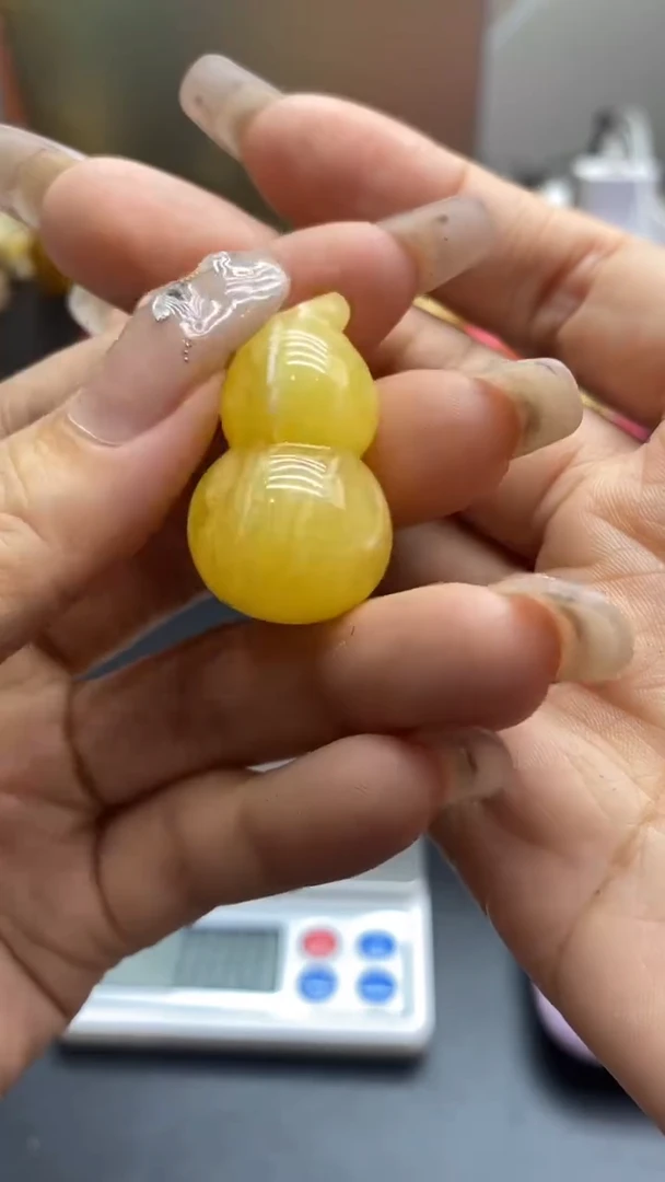 未镶嵌琥珀珠宝奇石1170