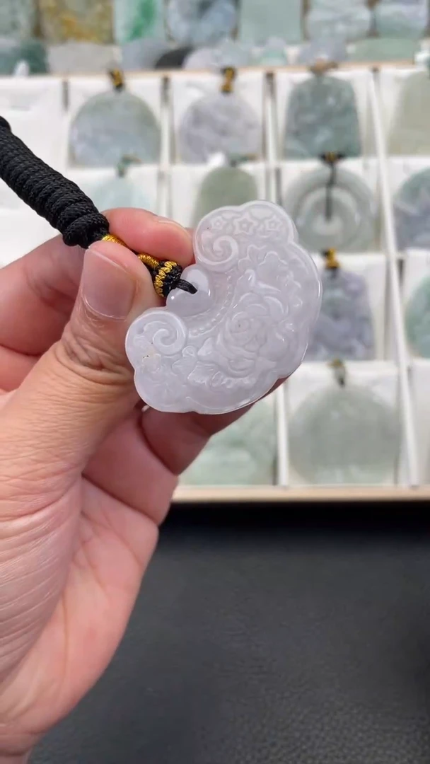 颈饰未镶嵌翡翠天然缅甸翡翠A货23