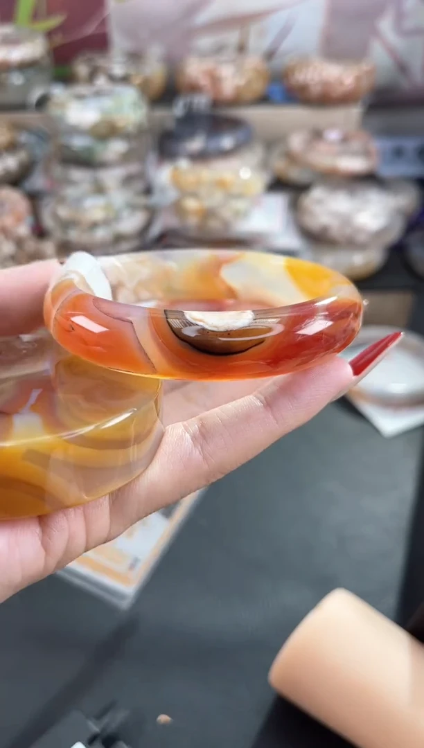 未镶嵌手镯石英质玉60