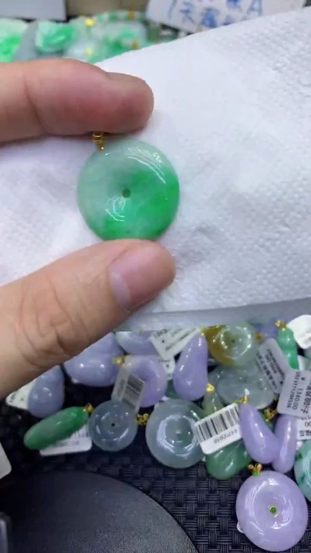 颈饰18K金镶嵌翡翠天然缅甸A货翡翠