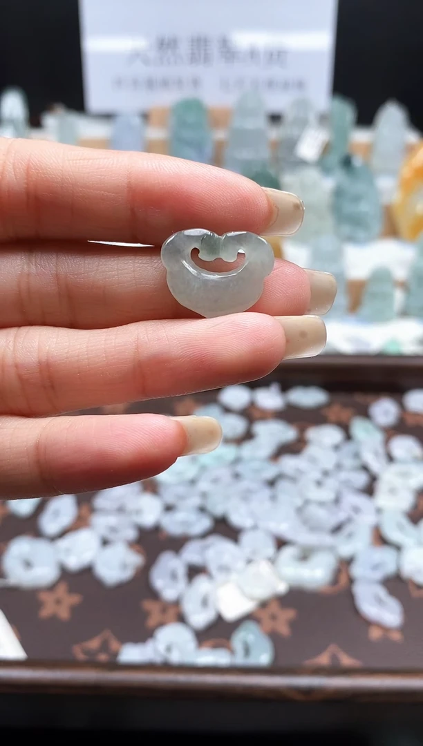 翡翠未镶嵌吊坠(不含链)24  平安锁（福利品）