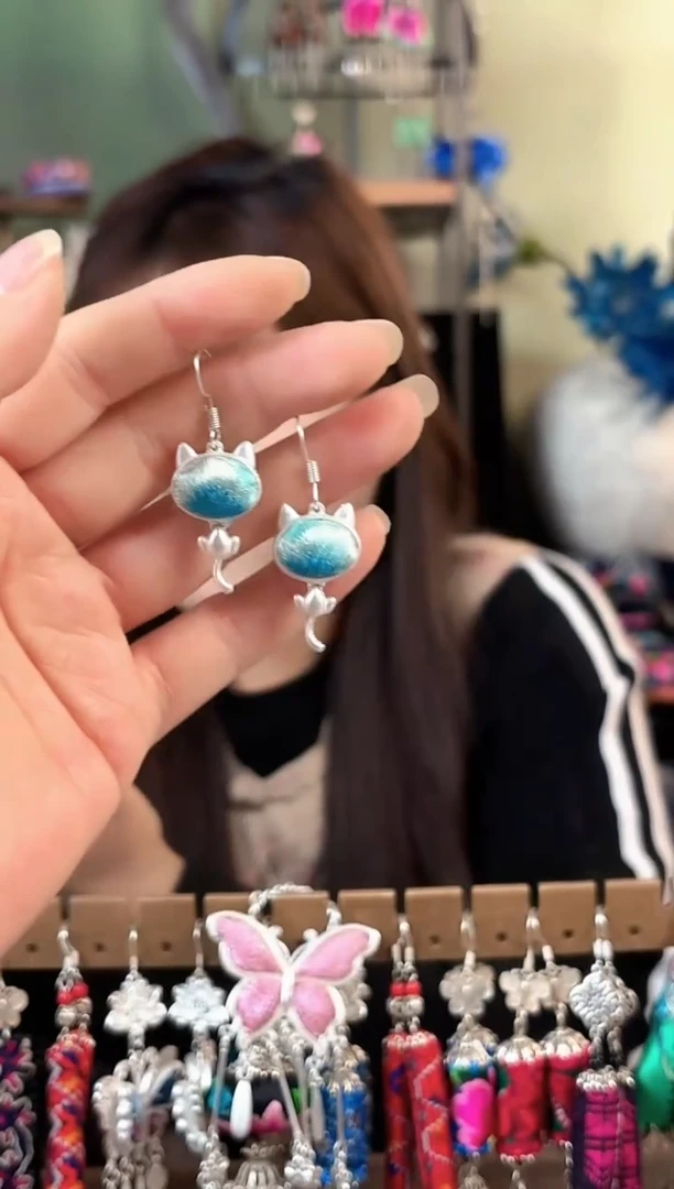 彩云南阁非遗老绣苗银饰品685