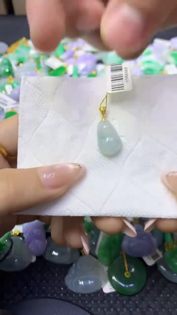 颈饰未镶嵌翡翠天然缅甸翡翠A货