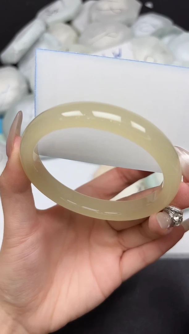 未镶嵌手镯石英质玉197-65