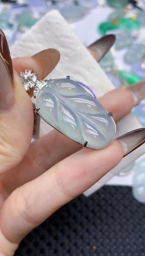 颈饰银S925镶嵌翡翠158   天然翡翠A货  百元以上9米证书费自理