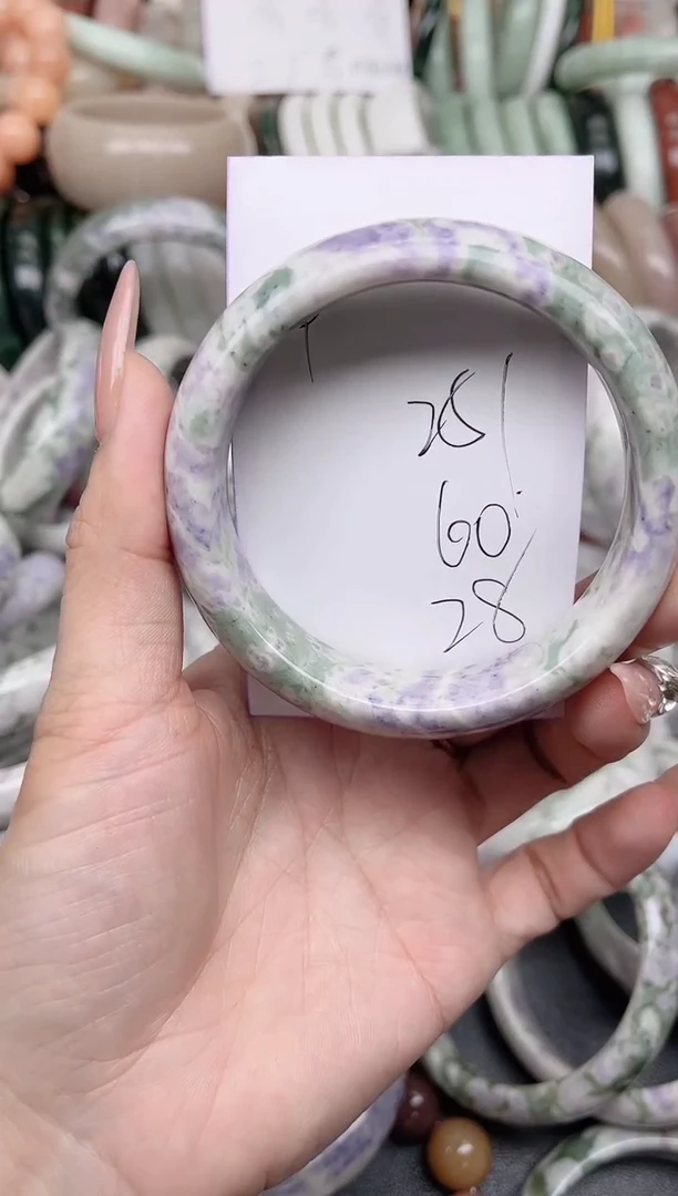 未镶嵌手镯石英质玉251