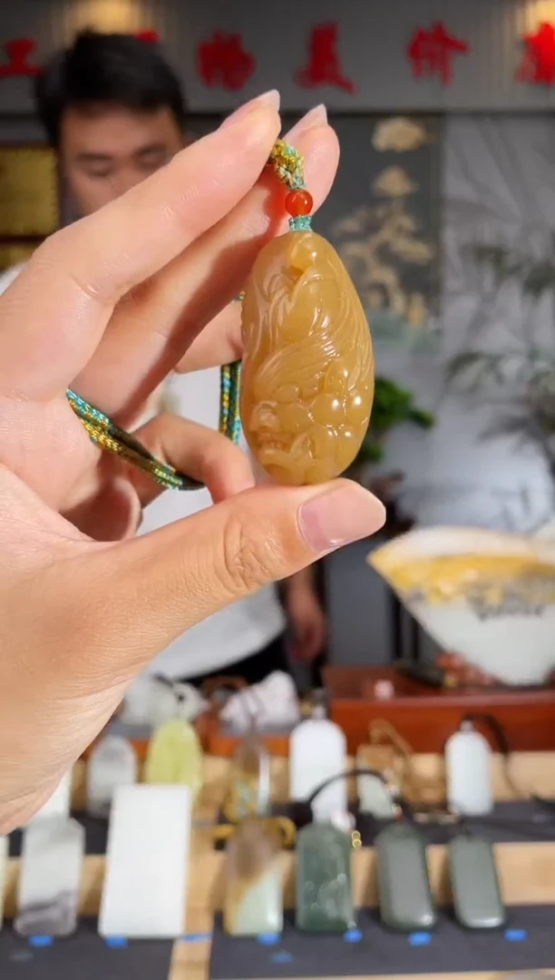 和田玉未镶嵌颈饰1