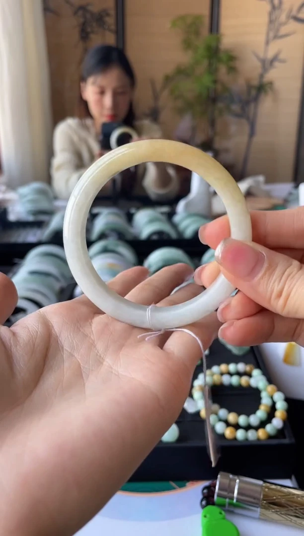 【闪购商品】翡翠手镯未镶嵌L圈口54+编号6