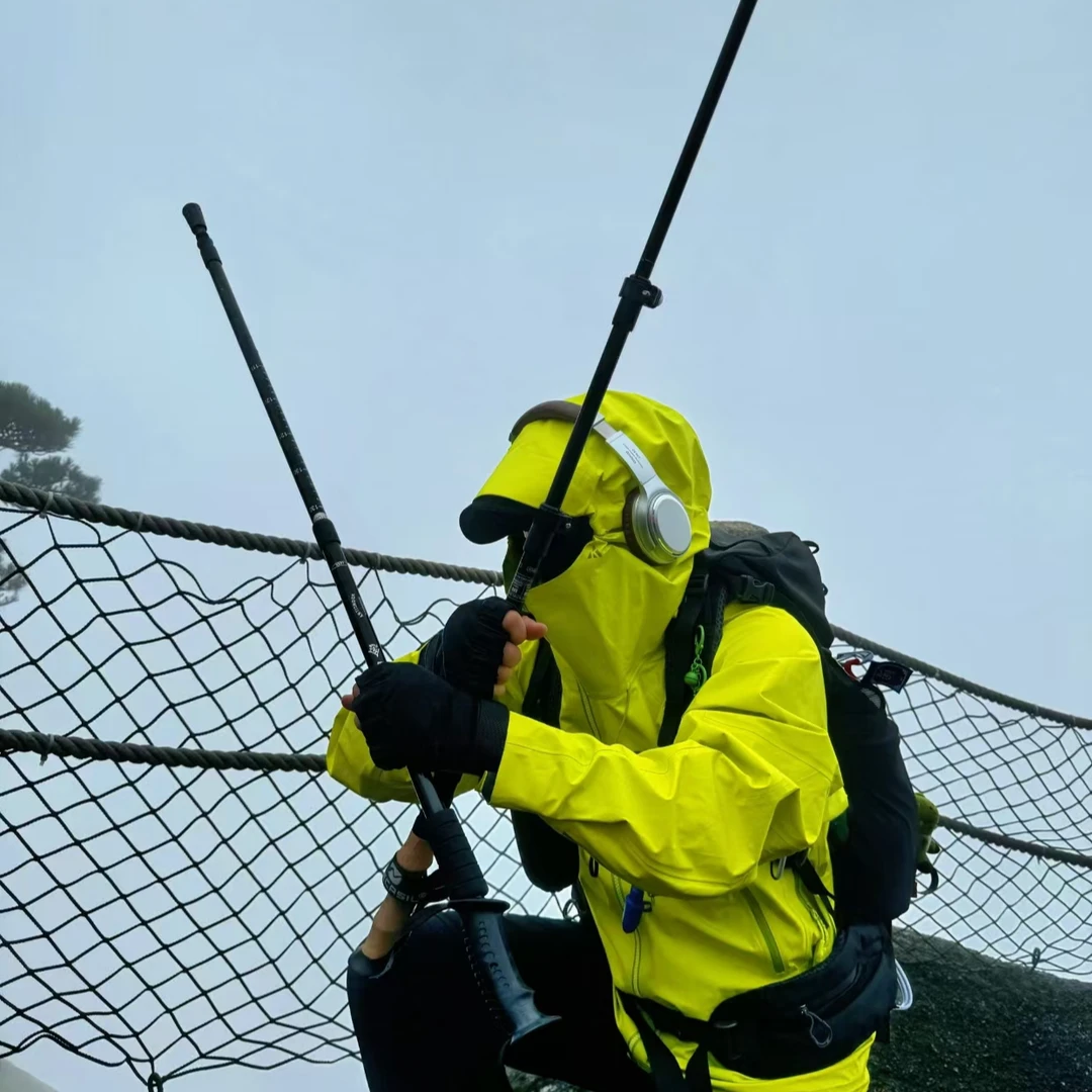 男女同款户外防风防水透气冲锋衣登山3