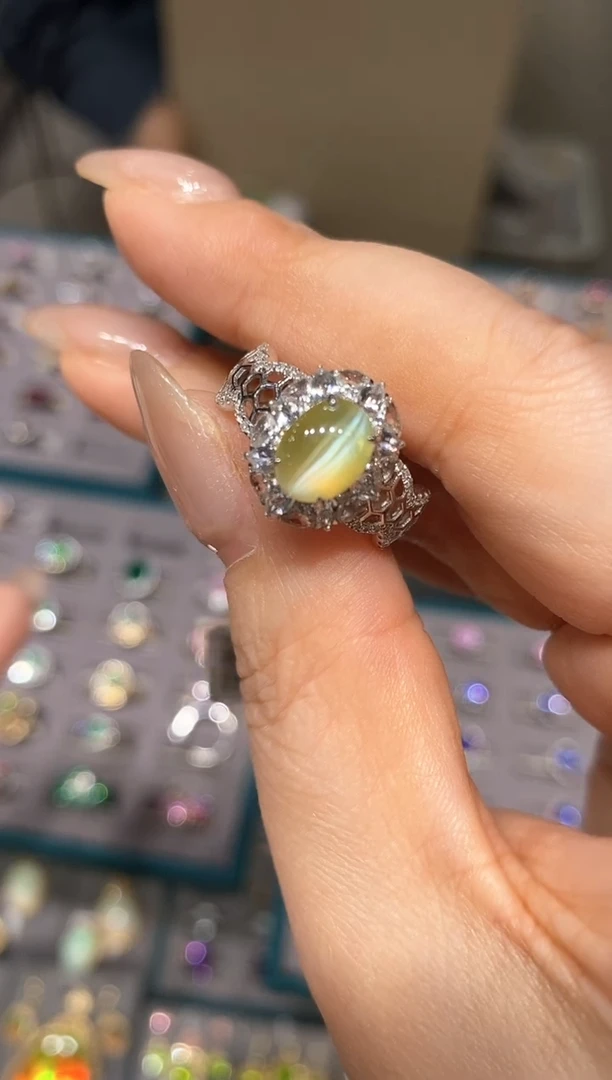 金绿宝石戒指18K金镶嵌026戒指