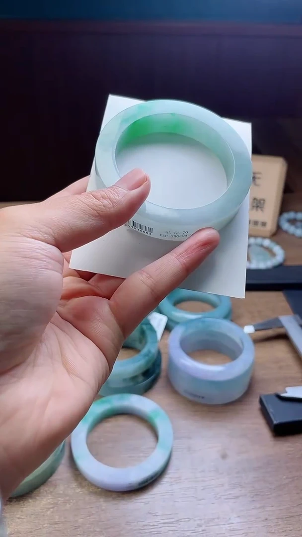 定制翡翠手镯未镶嵌z**子定制