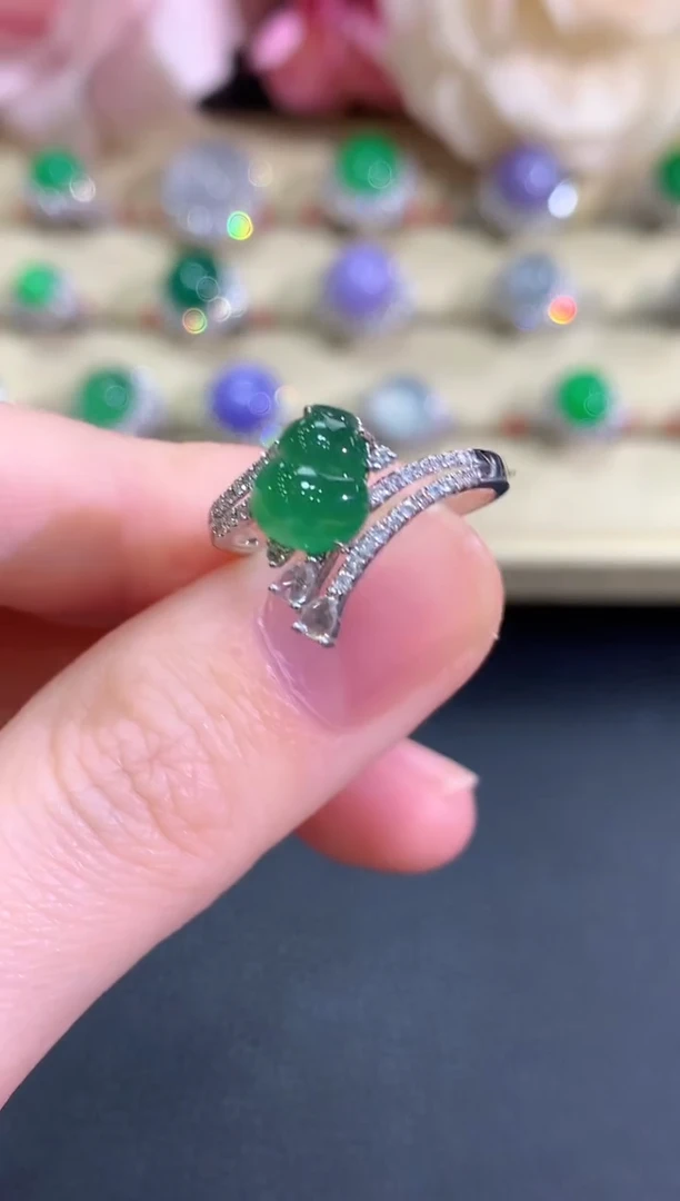 18K金镶嵌戒指翡翠冬日珠宝Q82