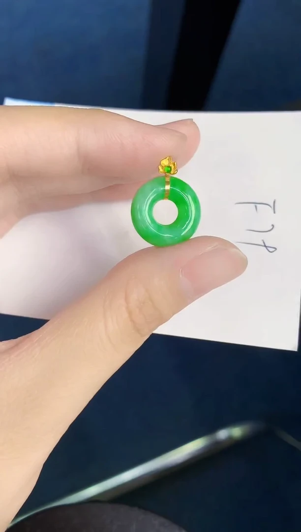 翡翠18K金镶嵌颈饰天然翡翠緬甸A貨