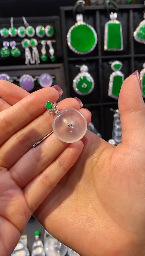 颈饰18K金镶嵌翡翠平安扣吊坠5131410