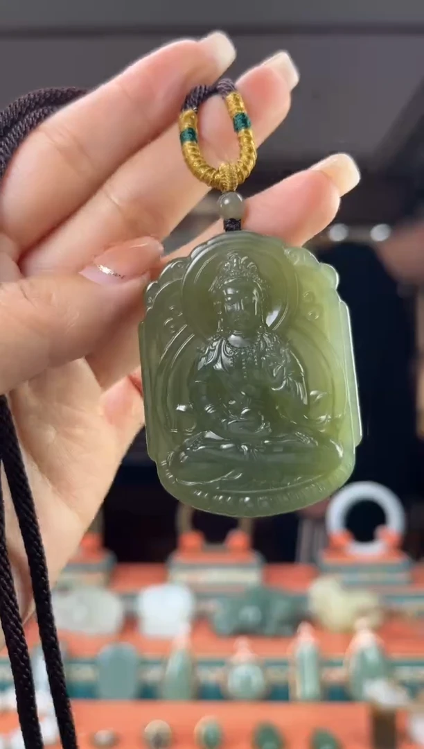 颈饰未镶嵌和田玉佩佩