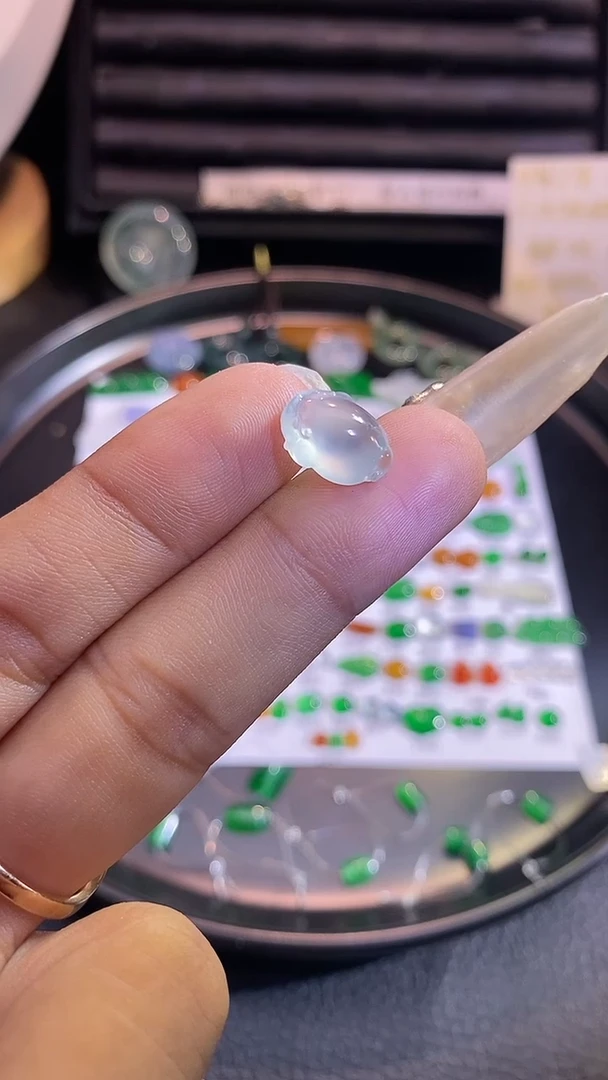 翡翠挂件未镶嵌金蟾