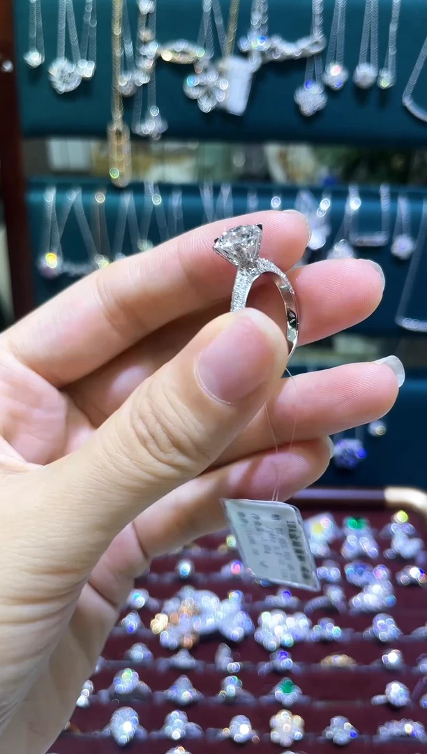 铂Pt950镶嵌实验室培育钻石2卡