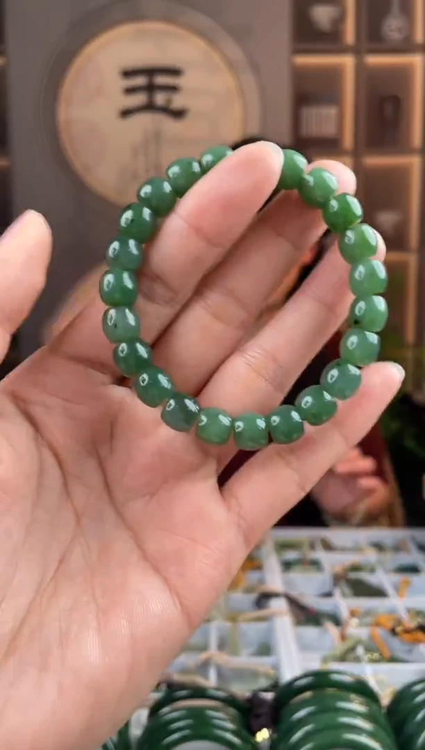 颈饰未镶嵌和田玉拍一发一，拍一发一