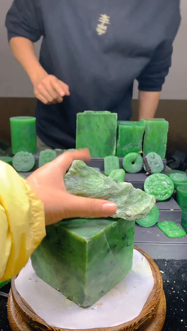 未镶嵌和田玉珠宝半成品1