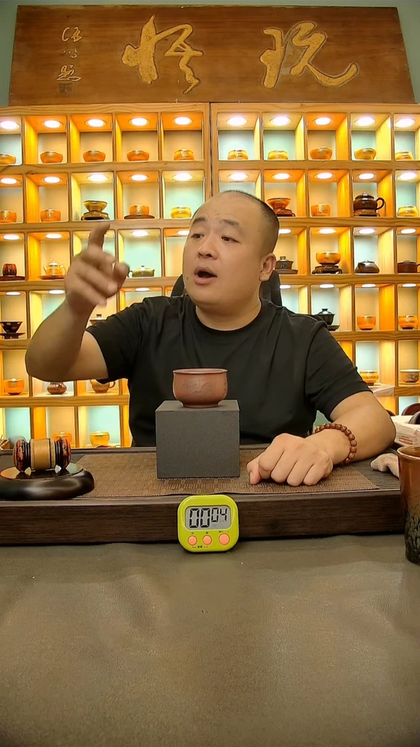 茶盏青**潮102=。。。