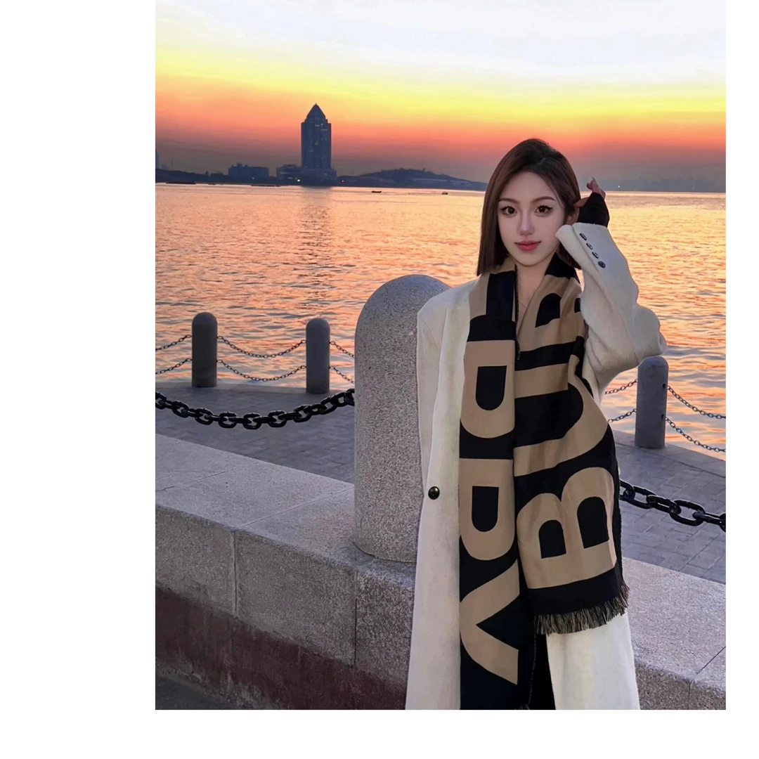 围巾B字母潮流百搭加厚保暖两用披肩双面时尚拼色