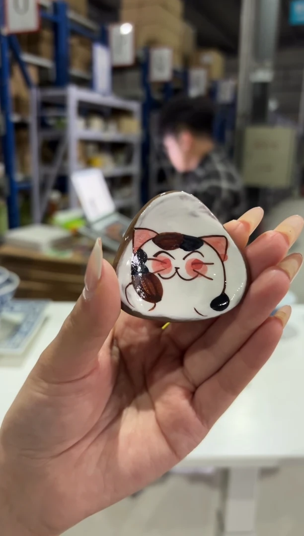 玻璃纸仲良しネコ　三角箸置き（ミケ）