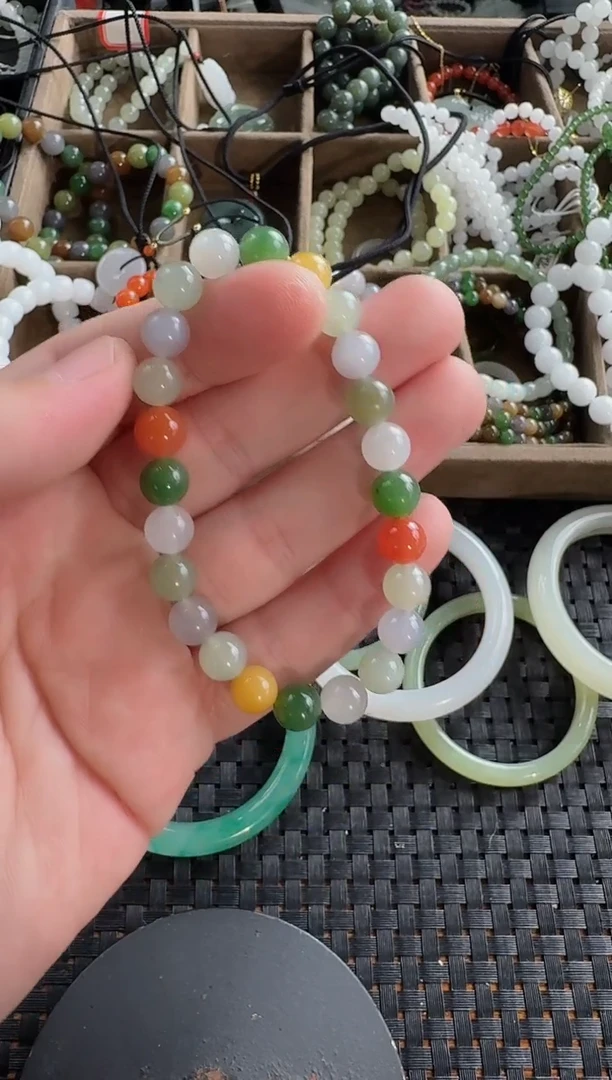 和田玉未镶嵌颈饰8mm多宝手串