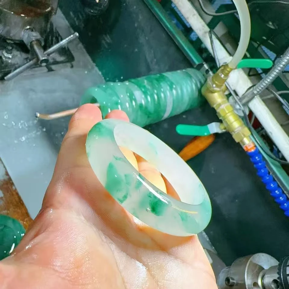 缅甸翡翠飘花手镯