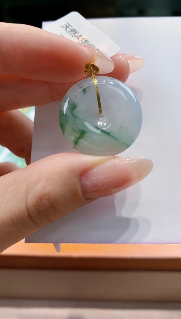 翡翠18K金镶嵌颈饰天然A货翡翠挂件