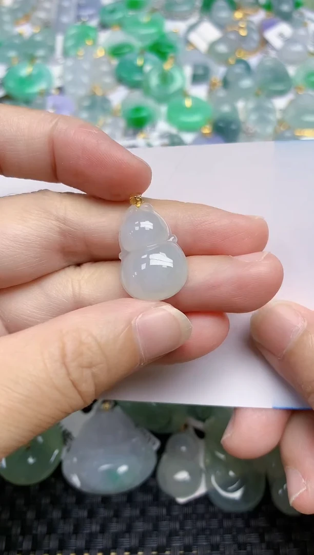 翡翠未镶嵌颈饰 天然翡翠A货