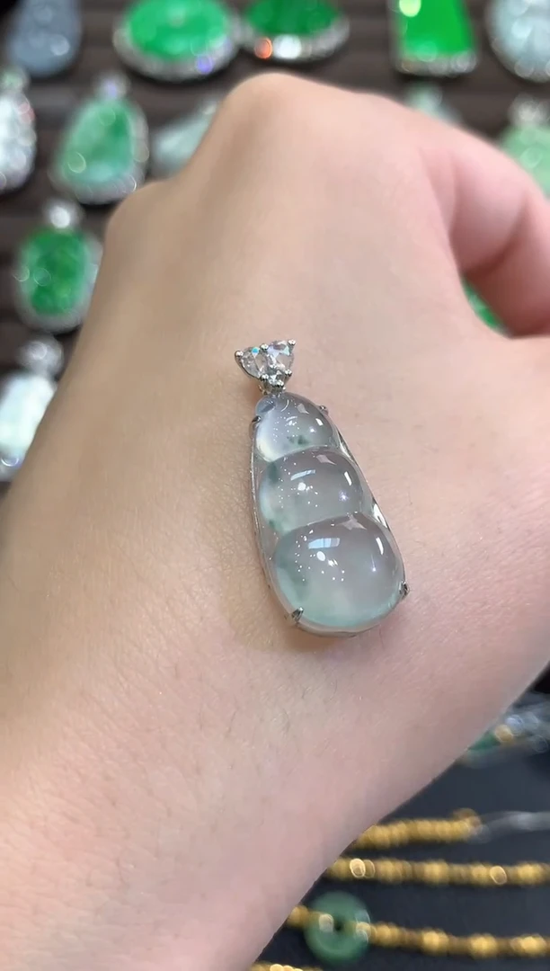 吊坠(不含链)18K金镶嵌翡翠秋日珠宝W41