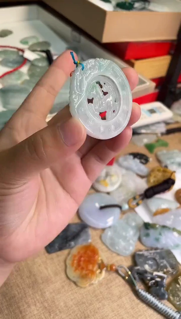 颈饰未镶嵌翡翠马到成功