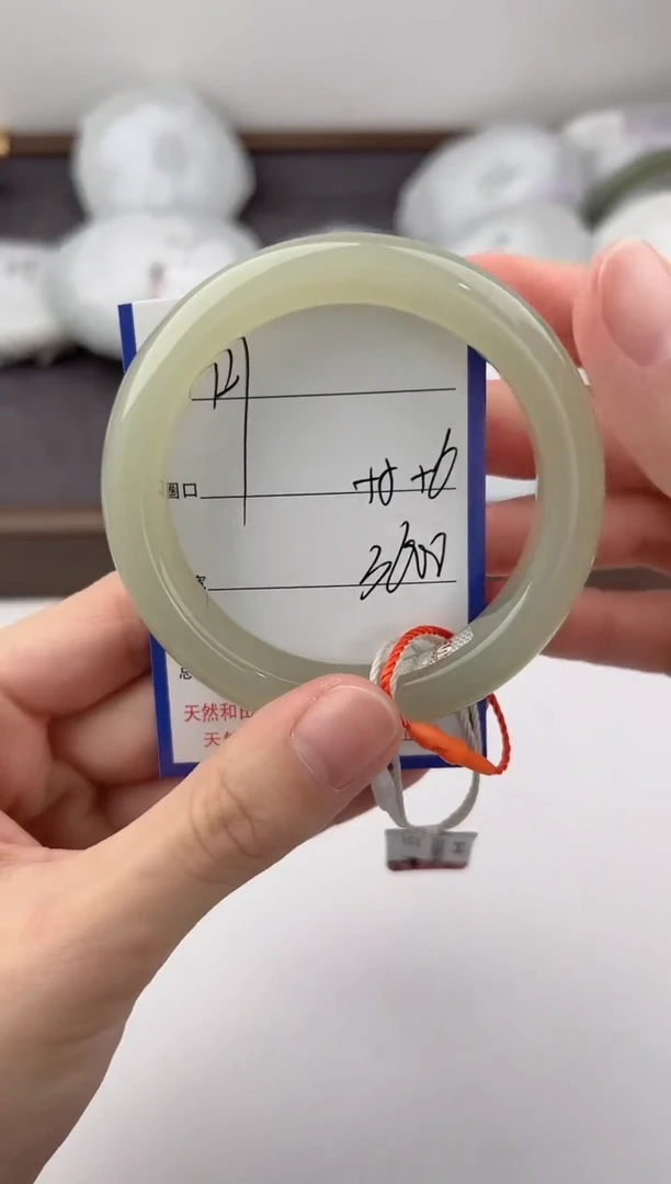 未镶嵌手镯和田玉127颜色微差无瑕疵