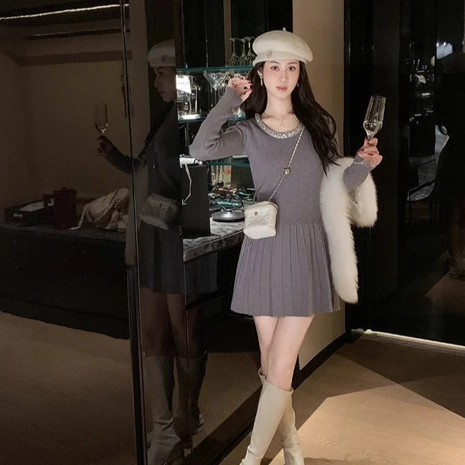 鱼兔子的兔子法式针织连衣裙女秋冬新款内搭打底裙配大衣的毛衣裙