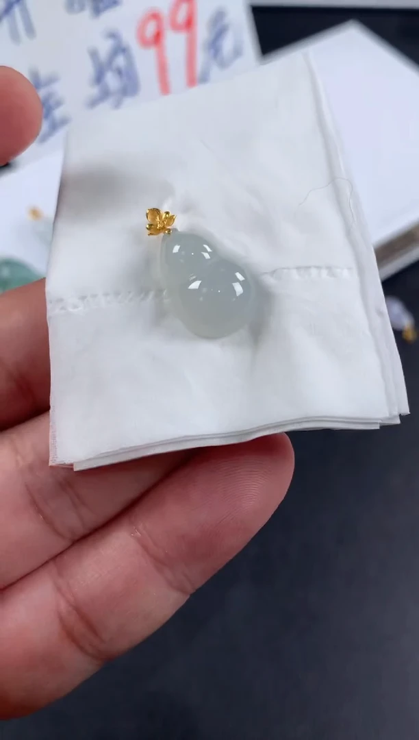 颈饰18K金镶嵌翡翠爱****子翡翠