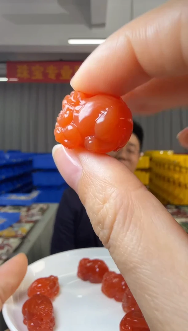 吊坠(不含链)未镶嵌南红玛瑙南红貔貅雕刻件吊坠（吊坠孔）9-9.4克