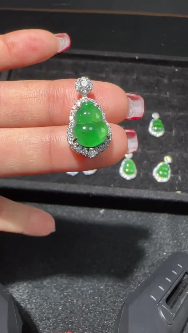 【闪购商品】翡翠吊坠(赠链)未镶嵌9554多样性发货拍一发一