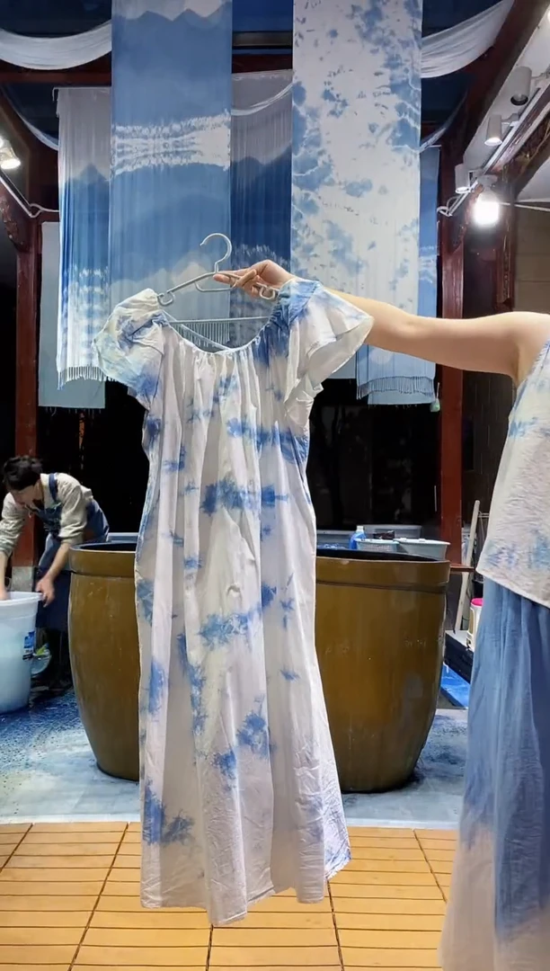 云浅蓝深 扎染服装  飞飞袖背后交叉裙 云朵