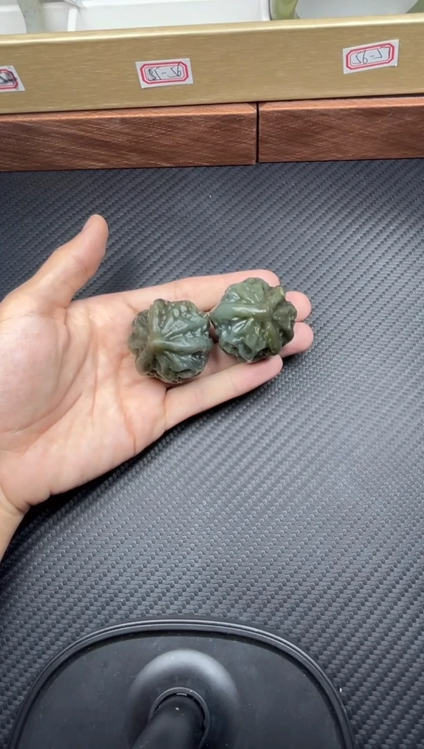 吊坠(不含链)未镶嵌和田玉且末微色差近矿核桃把件JM