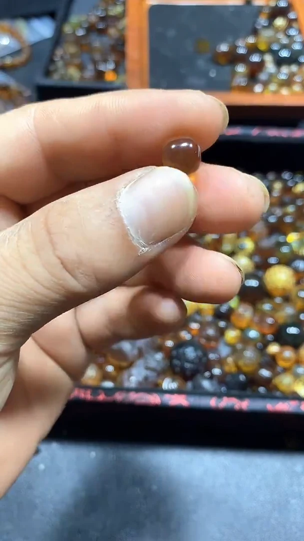 绿珀颈饰未镶嵌天然缅甸琥珀单珠