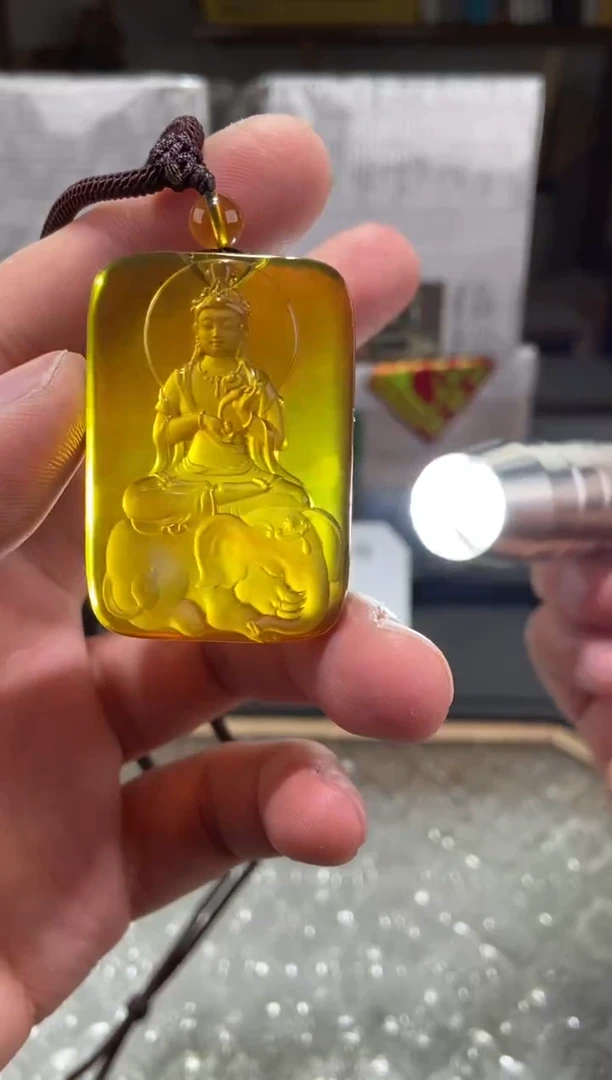 琥珀颈饰未镶嵌普贤