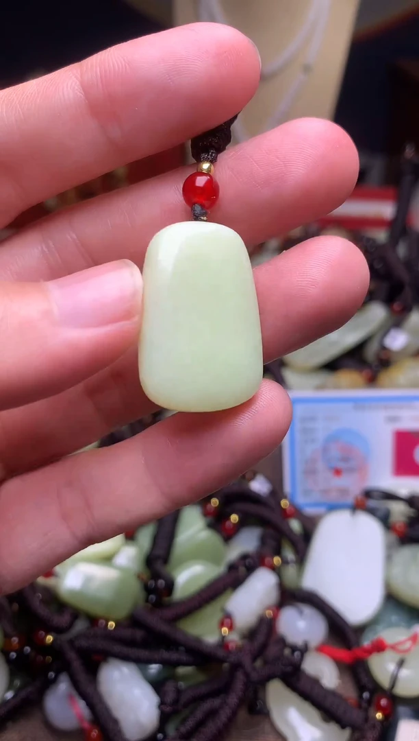 颈饰未镶嵌和田玉新疆料青海料清水和田玉吊坠