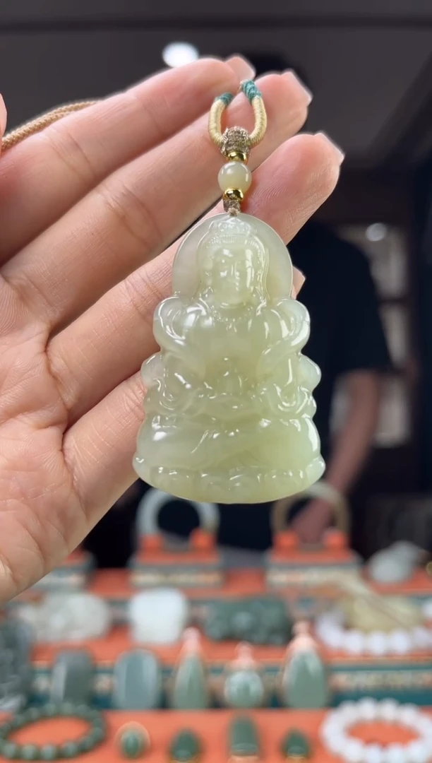 和田玉未镶嵌颈饰佩佩