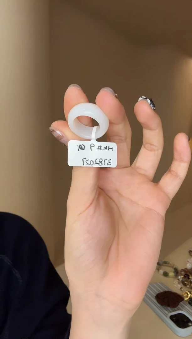 未镶嵌戒指和田玉9码俄白轮胎多样性发其一