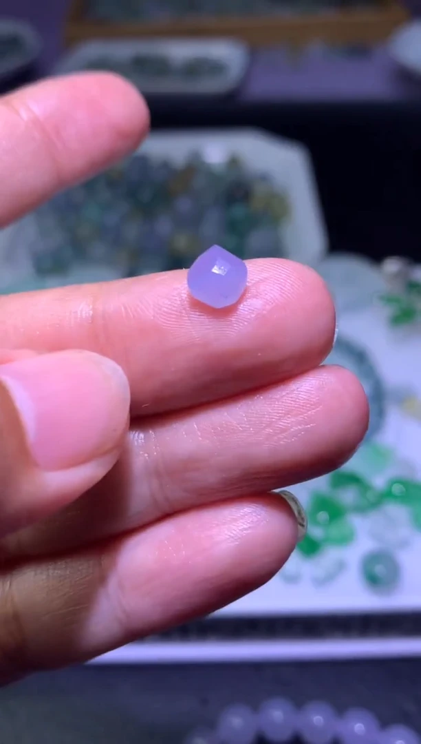 未镶嵌定制翡翠毛货