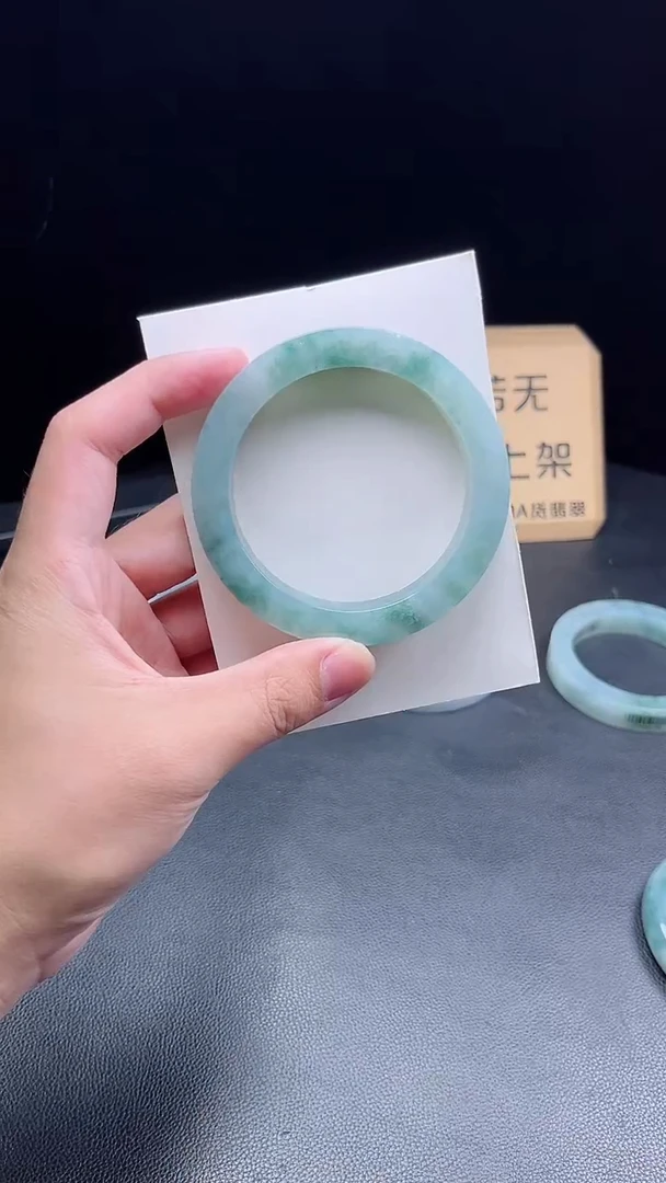 未镶嵌手镯定制翡翠小*定制