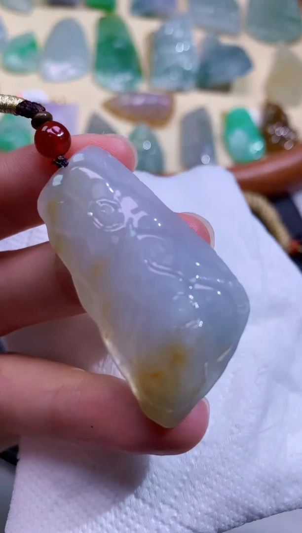 颈饰未镶嵌翡翠