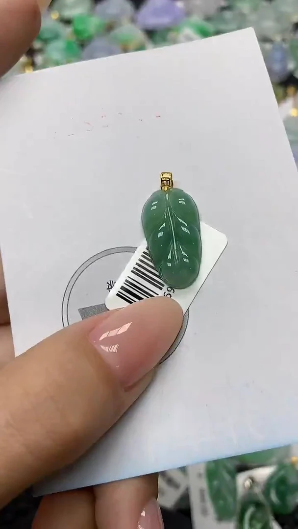 颈饰18K金镶嵌翡翠11111111111