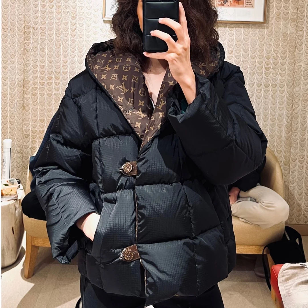 99新 LouisVuitton/路易威登 250863/38码/满印内衬连帽羽绒服